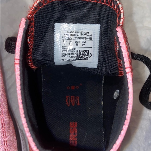 Shoes - Picture 5 of 7